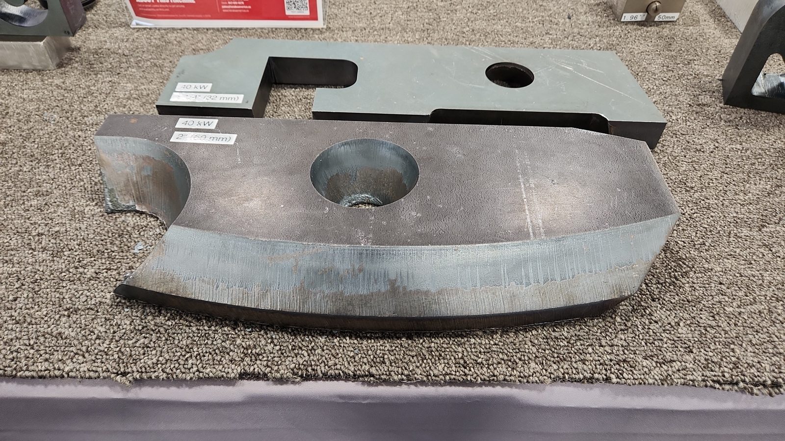 Close-up of 45 degree bevel edge on 2 inch plate cut by FMZIII 40 kW